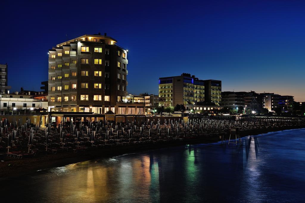 Hotel Unahotels Imperial Sport 4*